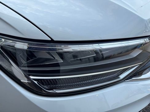 Used 2024 Volkswagen Tiguan SE R-Line AWD/4WD image 7