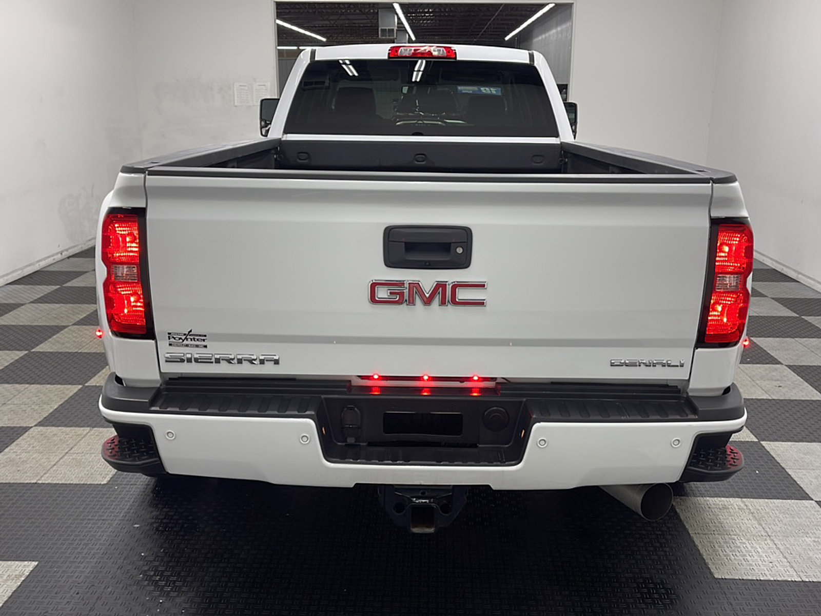 Used 2019 GMC Sierra 3500 Denali w/ Duramax Plus Package AWD/4WD image 16