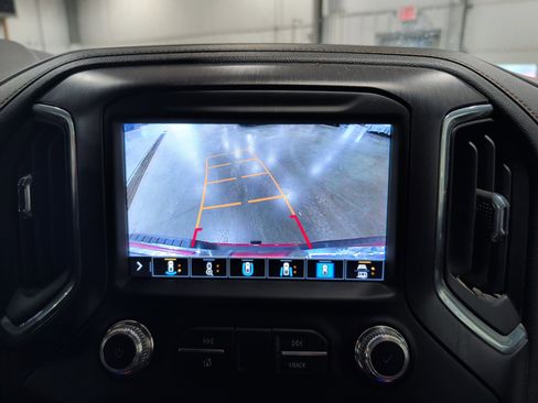 Used 2022 GMC Sierra 3500 AT4 w/ AT4 Preferred Package AWD/4WD image 13