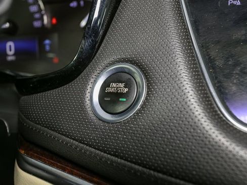 Used 2017 Cadillac XT5 Luxury w/ Driver Awareness Package image 29