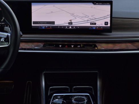 Certified 2023 BMW 760i xDrive w/ Parking Assistance Package image 33