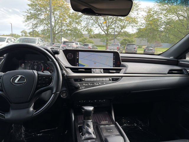 Used 2019 Lexus ES 350 w/ Accessory Package FWD image 15