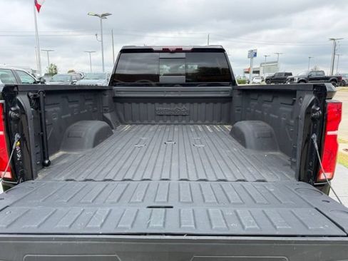 Used 2024 Chevrolet Silverado 2500 High Country w/ High Country Premium Package AWD/4WD image 8