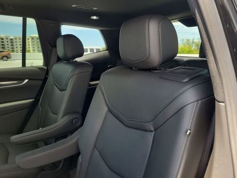 Certified 2023 Cadillac XT6 Sport w/ Technology Package AWD/4WD image 14