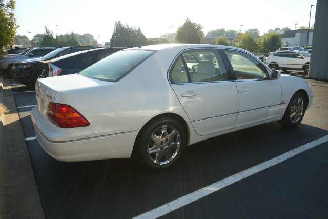 Used 2001 Lexus LS 430 RWD image 23