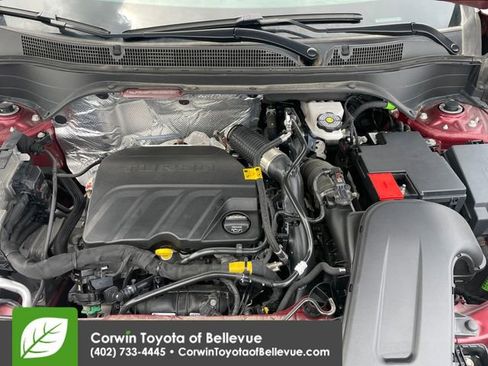 Used 2025 Chevrolet Trax LT w/ Driver Confidence Package FWD image 28