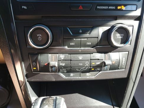 Used 2016 Ford Explorer XLT w/ Equipment Group 202A image 25