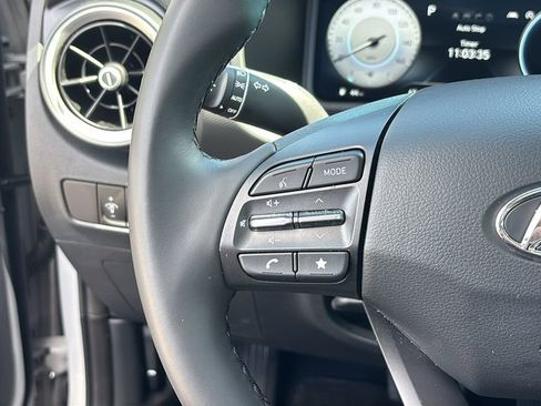 Used 2023 Hyundai Kona Limited AWD/4WD image 17