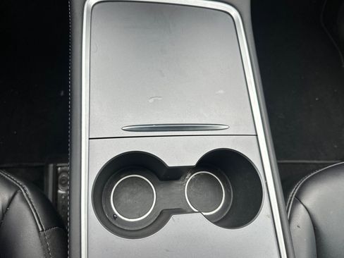 Used 2022 Tesla Model Y Performance image 36