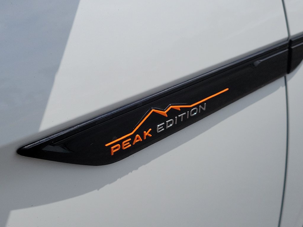 Certified 2024 Volkswagen Atlas Peak Edition SEL AWD/4WD image 7