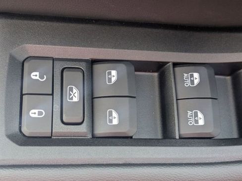 New 2026 Jeep Grand Cherokee L 2WD image 12