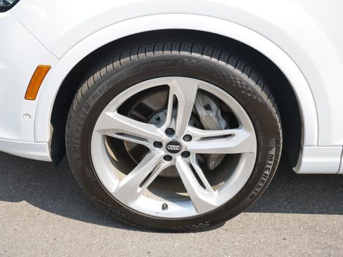 Used 2019 Audi Q7 3.0T Prestige w/ Prestige Package AWD/4WD image 4