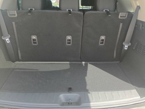 New 2026 Nissan Pathfinder SV image 7