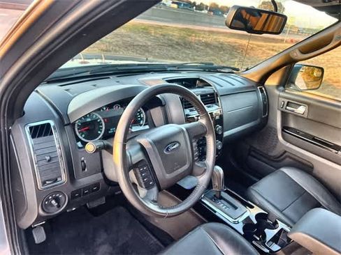 Used 2010 Ford Escape Limited image 15