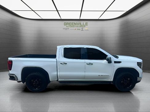 Used 2025 GMC Sierra 1500 SLT AWD/4WD image 4