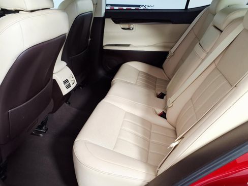 Used 2017 Lexus ES 350 w/ Luxury Package FWD image 9