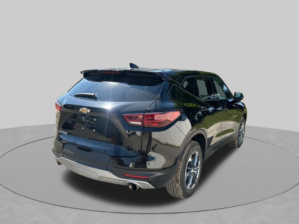 Used 2025 Chevrolet Blazer LT FWD image 37