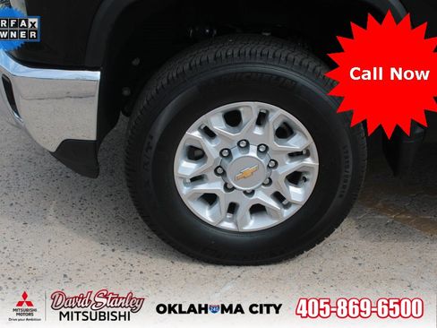 Used 2024 Chevrolet Silverado 2500 LT w/ Convenience Package image 2