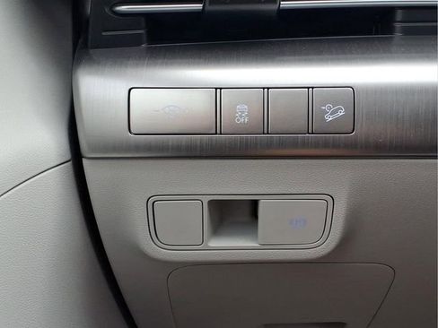 Used 2025 Hyundai Kona SEL AWD/4WD image 16