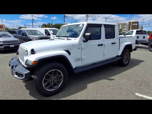 Used 2022 Jeep Gladiator Overland w/ Popular Equipment Package AWD/4WD image 4