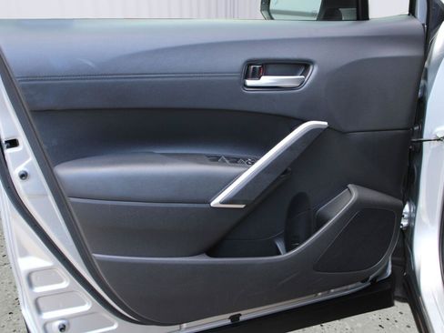 Used 2022 Toyota Corolla Cross XLE w/ Convenience Package FWD image 47