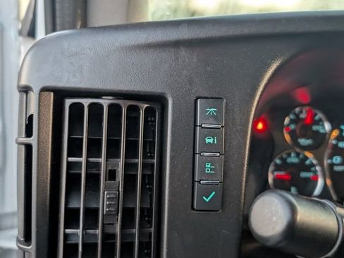 Used 2021 Chevrolet Express 2500 w/ Driver Convenience Package RWD image 23