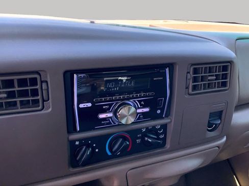 Used 2004 Ford F250 XL RWD image 26