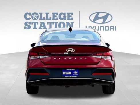 Used 2025 Hyundai Elantra Sport w/ Cargo Package FWD image 9