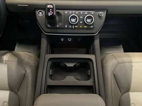 Certified 2022 Land Rover Defender 110 SE AWD/4WD image 43