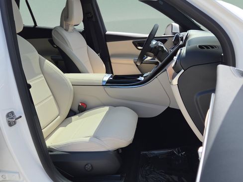 New 2026 Mercedes-Benz GLC 300 image 17
