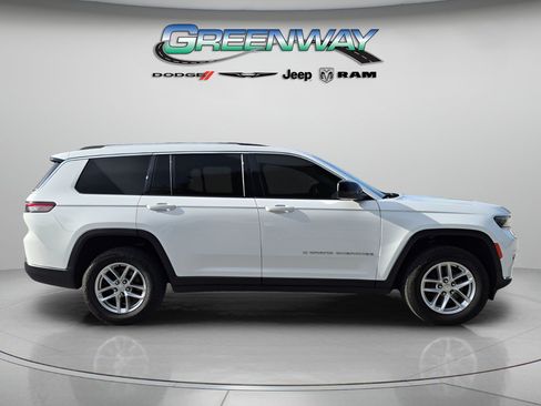 Used 2023 Jeep Grand Cherokee L Laredo w/ Luxury Tech Group I RWD image 4