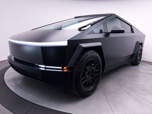 Used 2024 Tesla Cybertruck Cyberbeast image 11