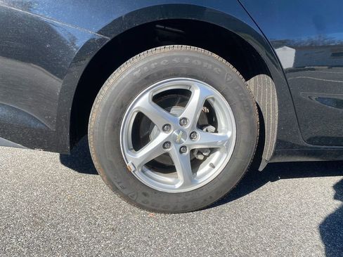 Used 2018 Chevrolet Malibu LS image 30