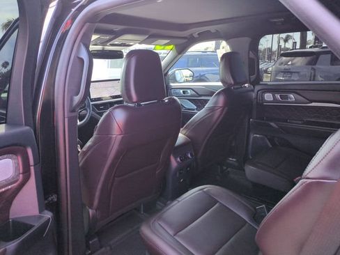 Used 2025 Ford Explorer Platinum w/ Ultimate Package AWD/4WD image 27