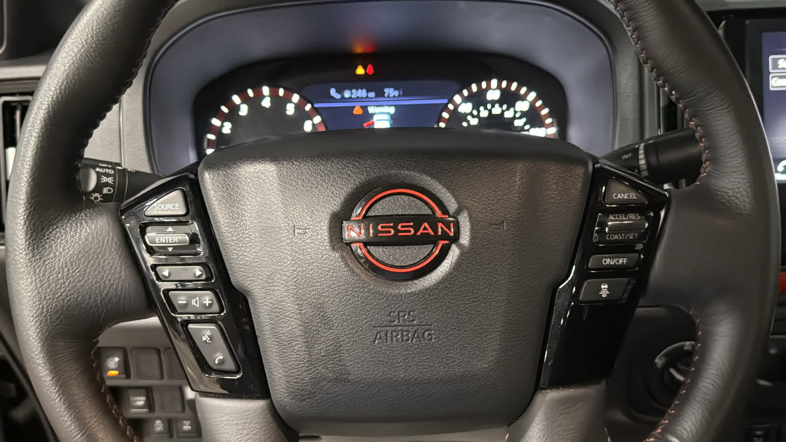 Used 2026 Nissan Frontier PRO-4X AWD/4WD image 11