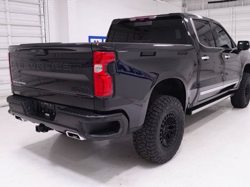 Used 2023 Chevrolet Silverado 1500 High Country w/ Technology Package AWD/4WD image 30