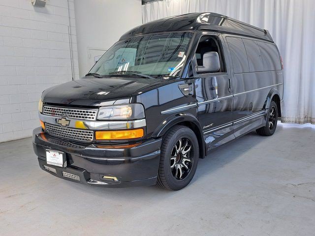 Used 2015 Chevrolet Express 2500 RWD image 2