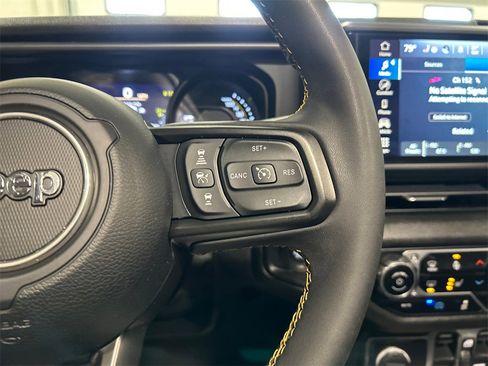 Used 2024 Jeep Wrangler Unlimited image 20