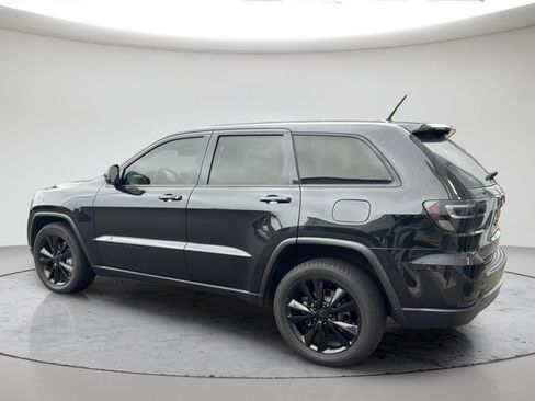 Used 2013 Jeep Grand Cherokee Altitude AWD/4WD image 9