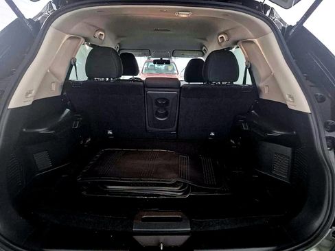 Used 2017 Nissan Rogue SV image 9