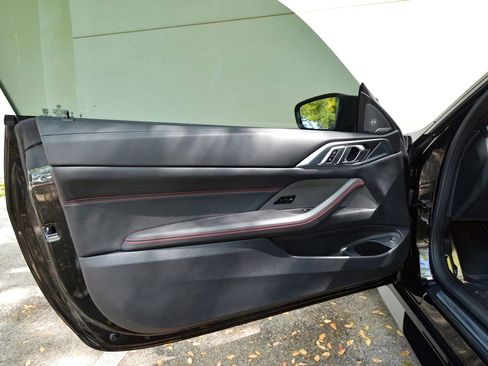 Used 2025 BMW M4 CS AWD/4WD image 28