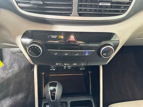 Used 2019 Hyundai Tucson SE image 23