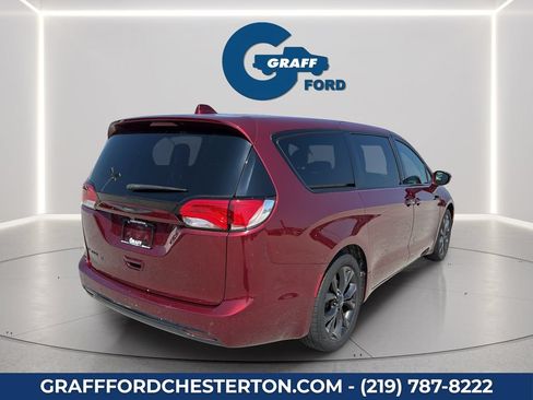 Used 2019 Chrysler Pacifica Touring Plus w/ S Appearance Package FWD image 7