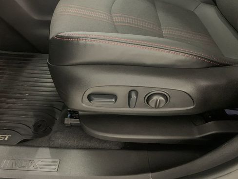 Used 2024 Chevrolet Equinox RS AWD/4WD image 12
