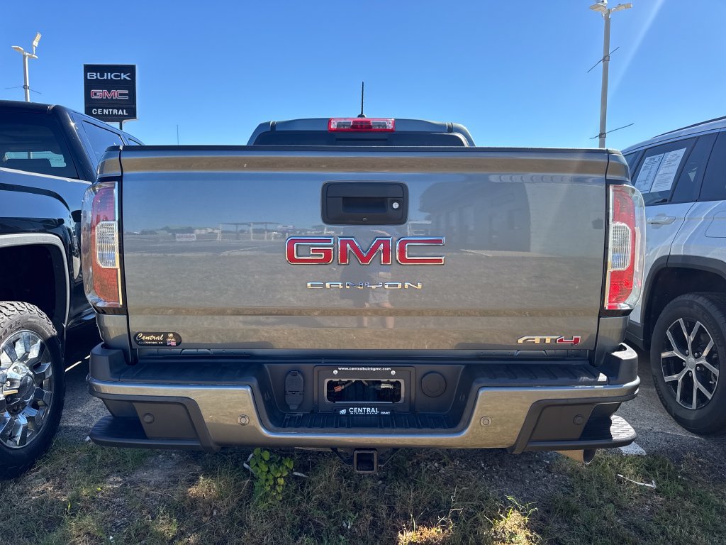 Used 2022 GMC Canyon AT4 w/ Driver Alert Package AWD/4WD image 7