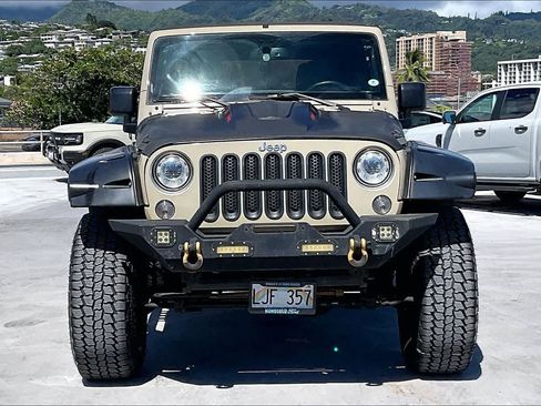 Used 2018 Jeep Wrangler Unlimited Sahara AWD/4WD image 6
