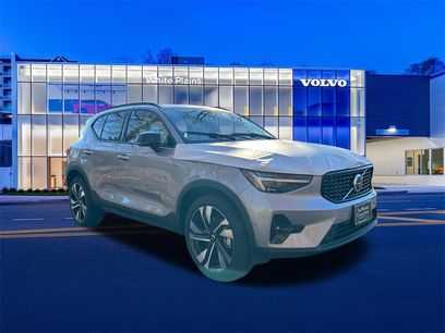 New 2026 Volvo XC40 B5 Ultra w/ Climate Package