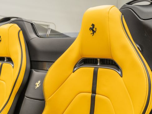 Used 2024 Ferrari SF90 Spider image 28