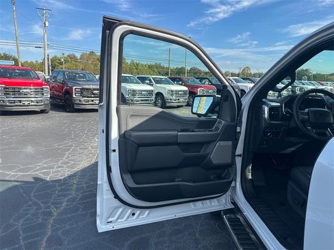 New 2025 Ford F150 Lariat w/ Equipment Group 501A Mid image 16