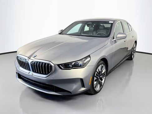 Used 2026 BMW 530i RWD image 4